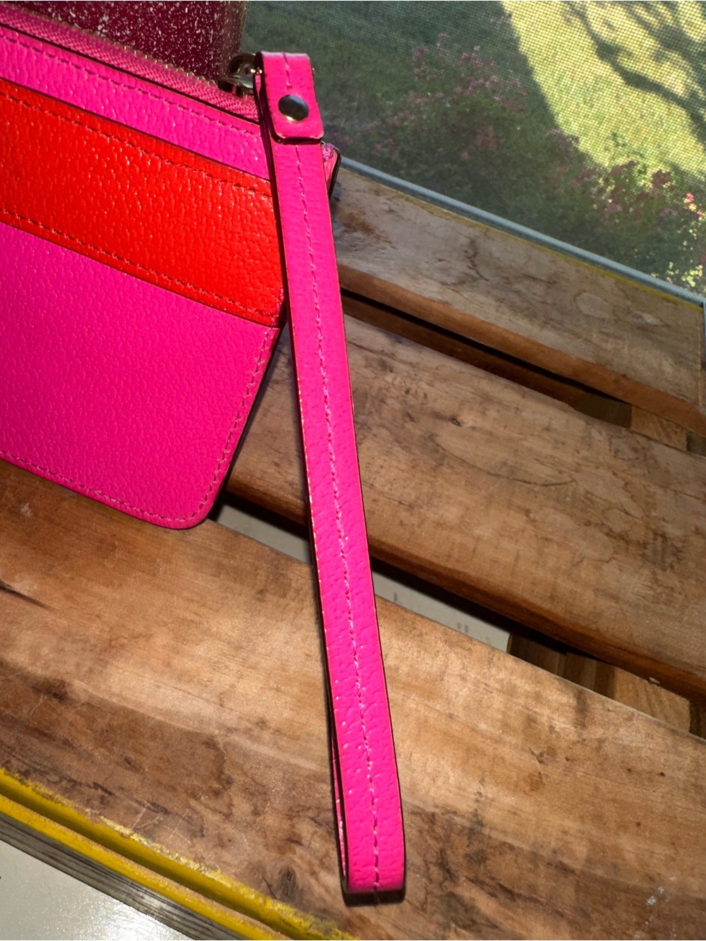 Kate Spade New York "Kirk Park Bee" Bow Wristlet ~ NWOT - - Picture 6 of 15